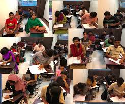 A smiling group of students attending German language classes in Chennai at Sprachlingua.